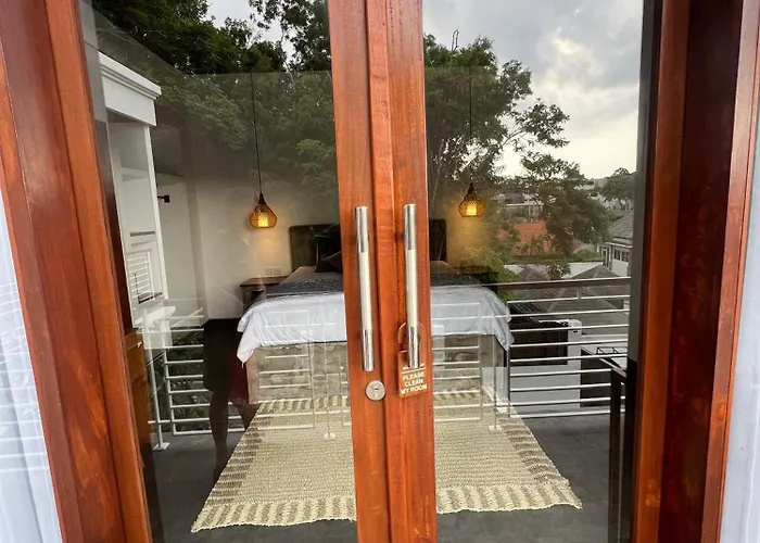 Ishana House Padang-padang *