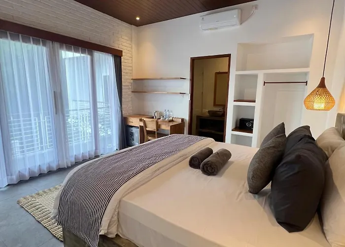 Ishana House Padang-padang