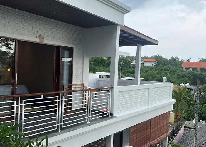 Ishana House Padang-padang *