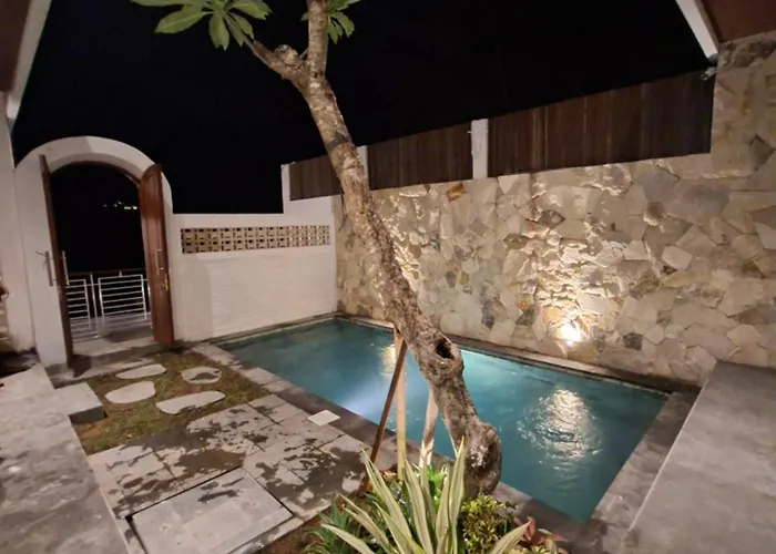 Ishana House Padang-padang *