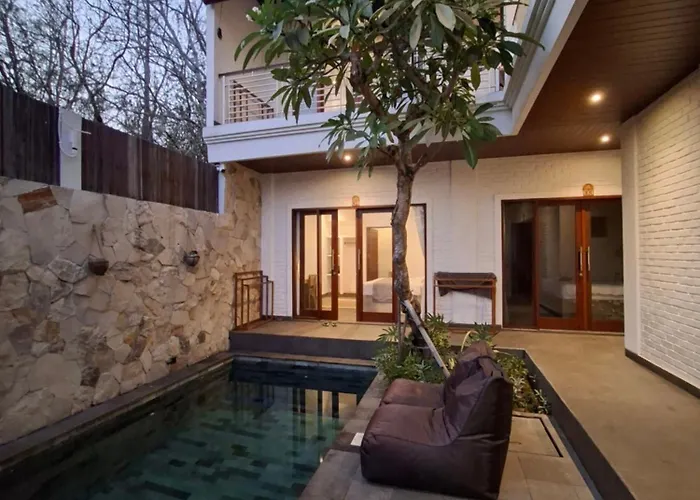 Ishana House Padang-padang *