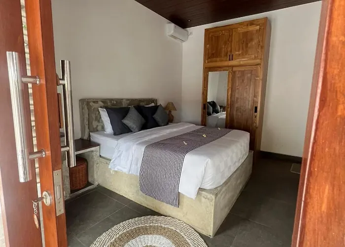 Ishana House Padang-padang Séjour chez l'habitant *