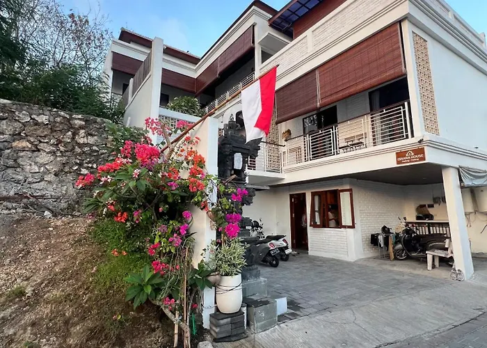 Ishana House Padang-padang Séjour chez l'habitant