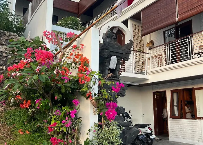 Ishana House Padang-padang Séjour chez l'habitant *